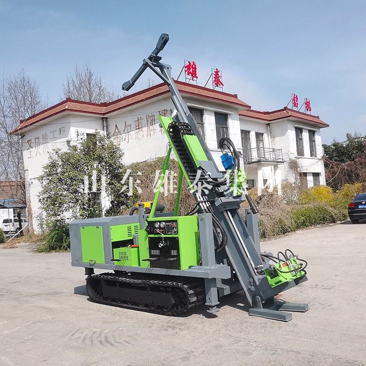 山東雄泰鉆機廠600型全液壓巖心鉆機施工中